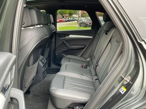 Used 2020 Audi Q5 2.0T Titanium Premium Plus AWD/4WD image 26