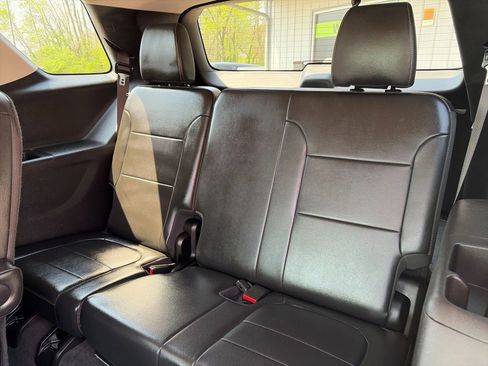 Used 2019 Chevrolet Traverse LT w/ LT Premium Package image 21