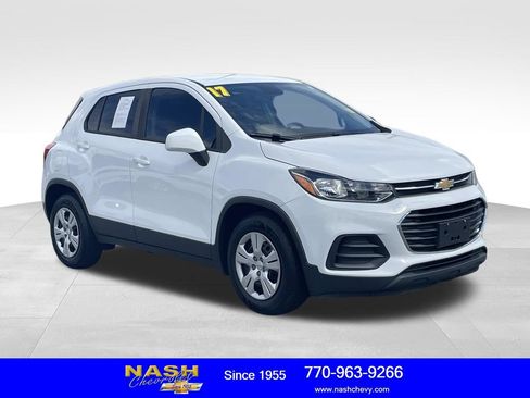 Used 2017 Chevrolet Trax LS FWD image 1