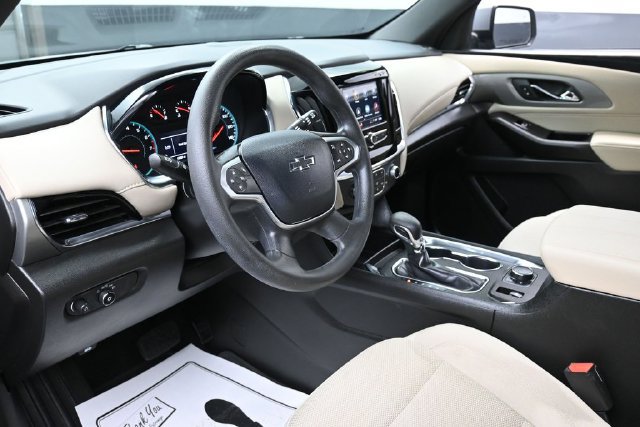 Used 2023 Chevrolet Traverse LS w/ Midnight/Sport Edition FWD image 14