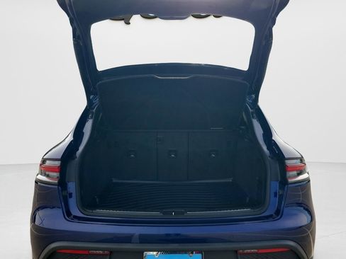 Used 2022 Porsche Macan AWD/4WD image 9