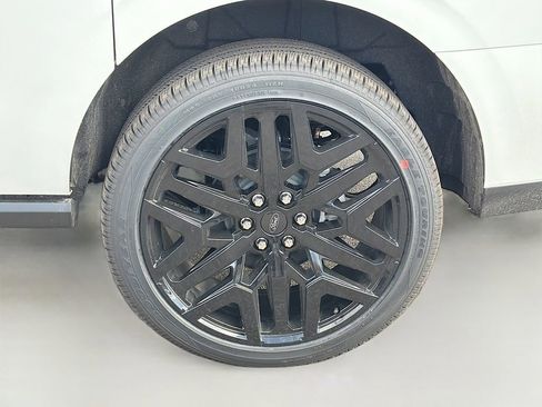 New 2026 Ford Expedition Max Platinum w/ Stealth Performance Package AWD/4WD image 10