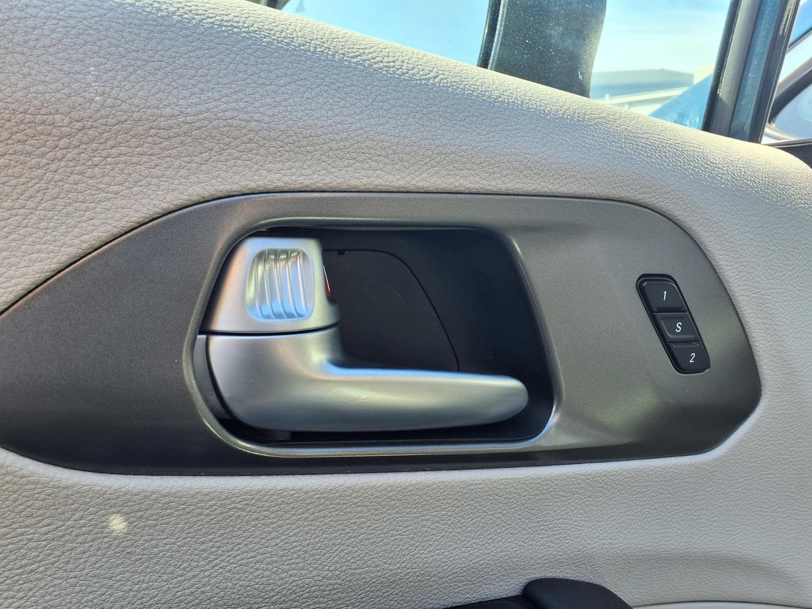 Used 2023 Chrysler Pacifica Touring-L FWD image 21