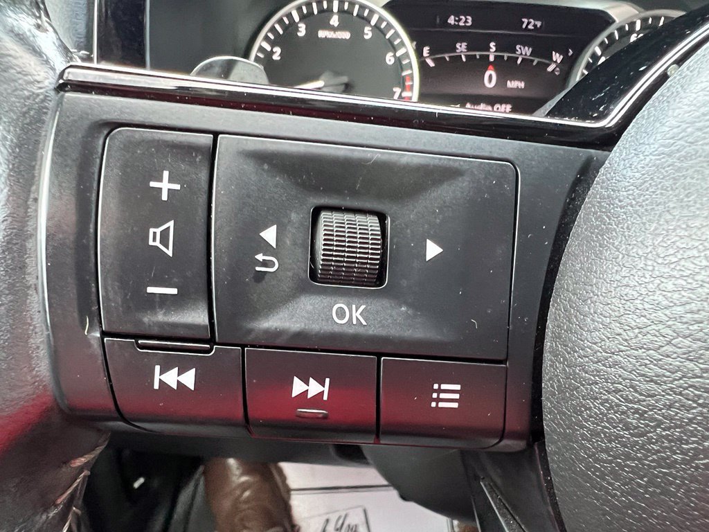 Used 2023 Nissan Pathfinder SL AWD/4WD image 52