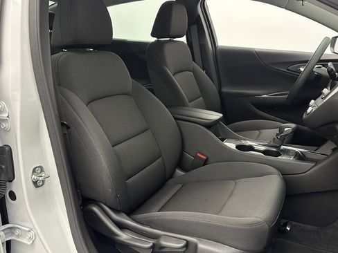 Used 2025 Chevrolet Malibu LT image 35