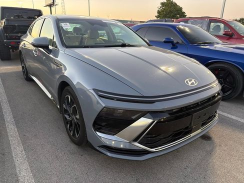 Used 2025 Hyundai Sonata SEL FWD image 3