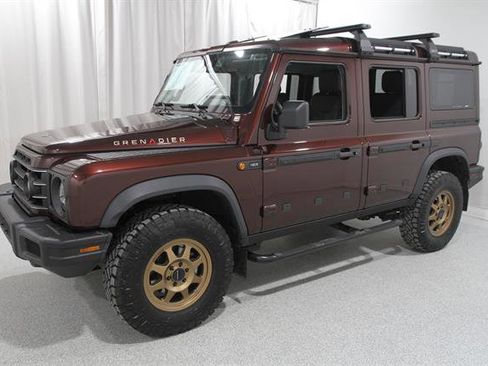 Used 2024 INEOS Grenadier Fieldmaster image 3