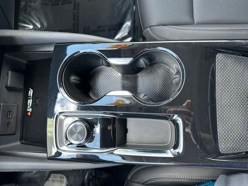 Used 2025 Buick Envision Preferred AWD/4WD image 29