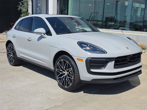 New 2026 Porsche Macan AWD/4WD image 9
