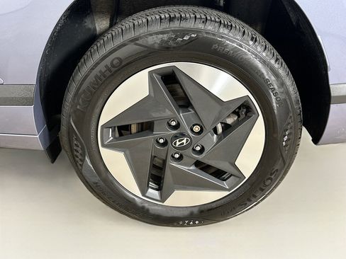 Used 2024 Hyundai Kona SEL FWD image 11