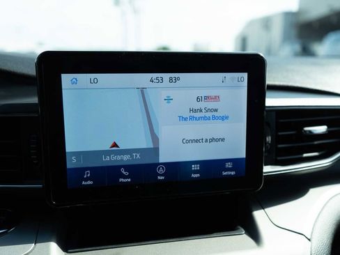 Used 2022 Ford Explorer XLT w/ Equipment Group 202A RWD image 21