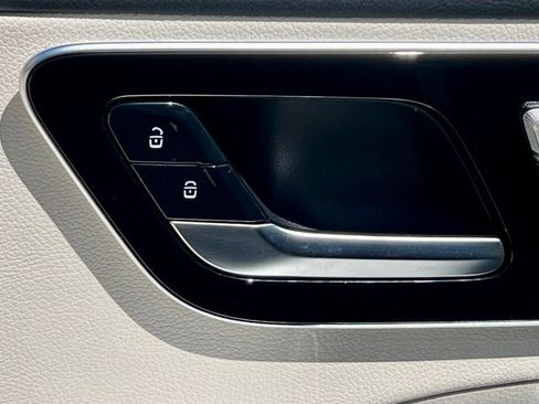 Certified 2025 Mercedes-Benz C 300 4MATIC Sedan image 40