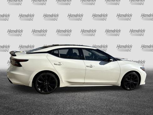 Used 2023 Nissan Maxima SR w/ Sport Mat Group image 11