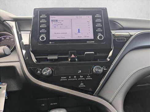 Used 2024 Toyota Camry SE image 15