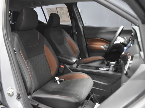 Certified 2022 Nissan Kicks SR FWD image 14
