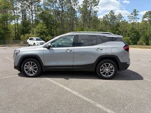 Used 2024 GMC Terrain SLT image 6