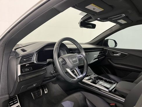 Used 2019 Audi Q8 Prestige w/ Adaptive Chassis Package image 9