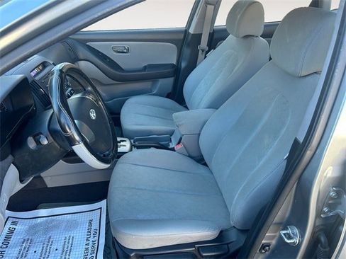 Used 2010 Hyundai Elantra GLS image 9