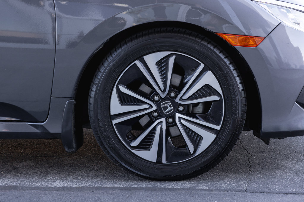 Used 2018 Honda Civic EX-T image 4