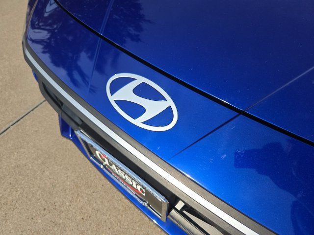 Used 2025 Hyundai Elantra Sport FWD image 27