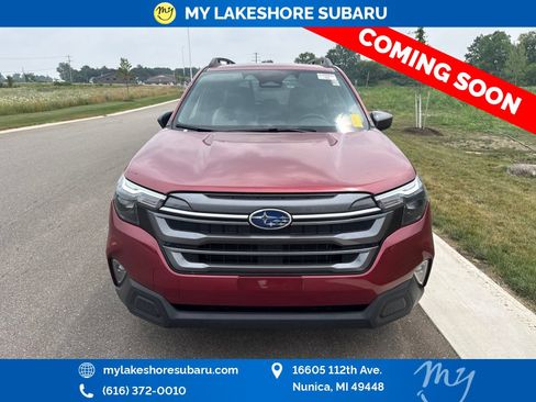 Used 2025 Subaru Forester Premium AWD/4WD image 2