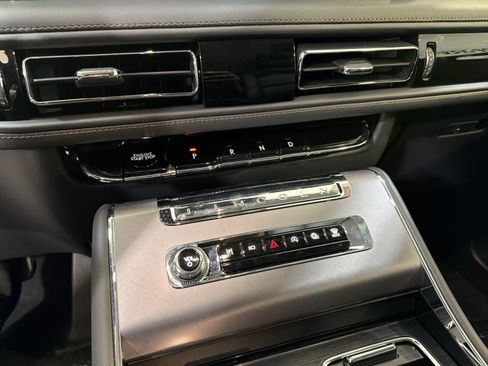 New 2026 Lincoln Aviator AWD image 21