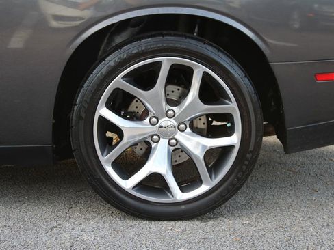 Used 2015 Dodge Challenger SXT Plus image 30