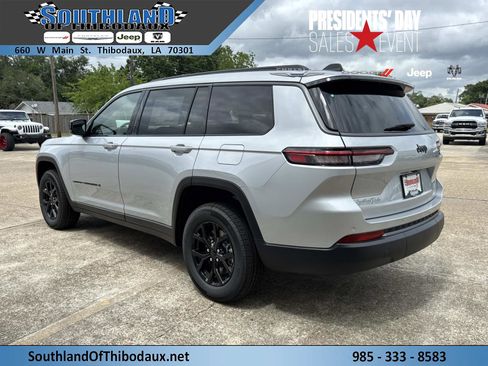 New 2026 Jeep Grand Cherokee L 2WD image 4