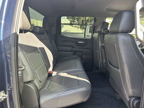 Used 2020 Chevrolet Silverado 1500 Custom w/ Custom Value Package RWD image 18