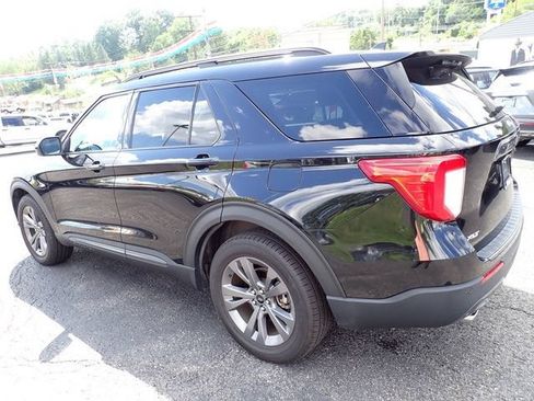 Used 2022 Ford Explorer XLT w/ Equipment Group 202A AWD/4WD image 4