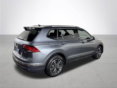 Used 2024 Volkswagen Tiguan Wolfsburg Edition AWD/4WD image 6