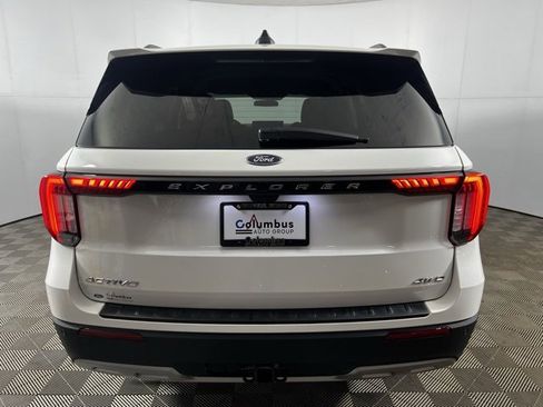 Used 2025 Ford Explorer Active w/ Active Comfort Package image 6