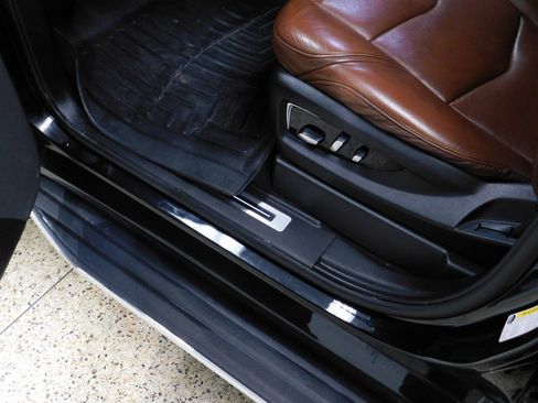 Used 2019 Cadillac Escalade ESV Luxury image 26