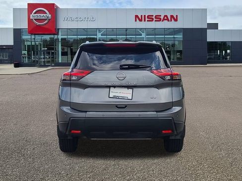 Used 2024 Nissan Rogue SV w/ SV Premium Package FWD image 6