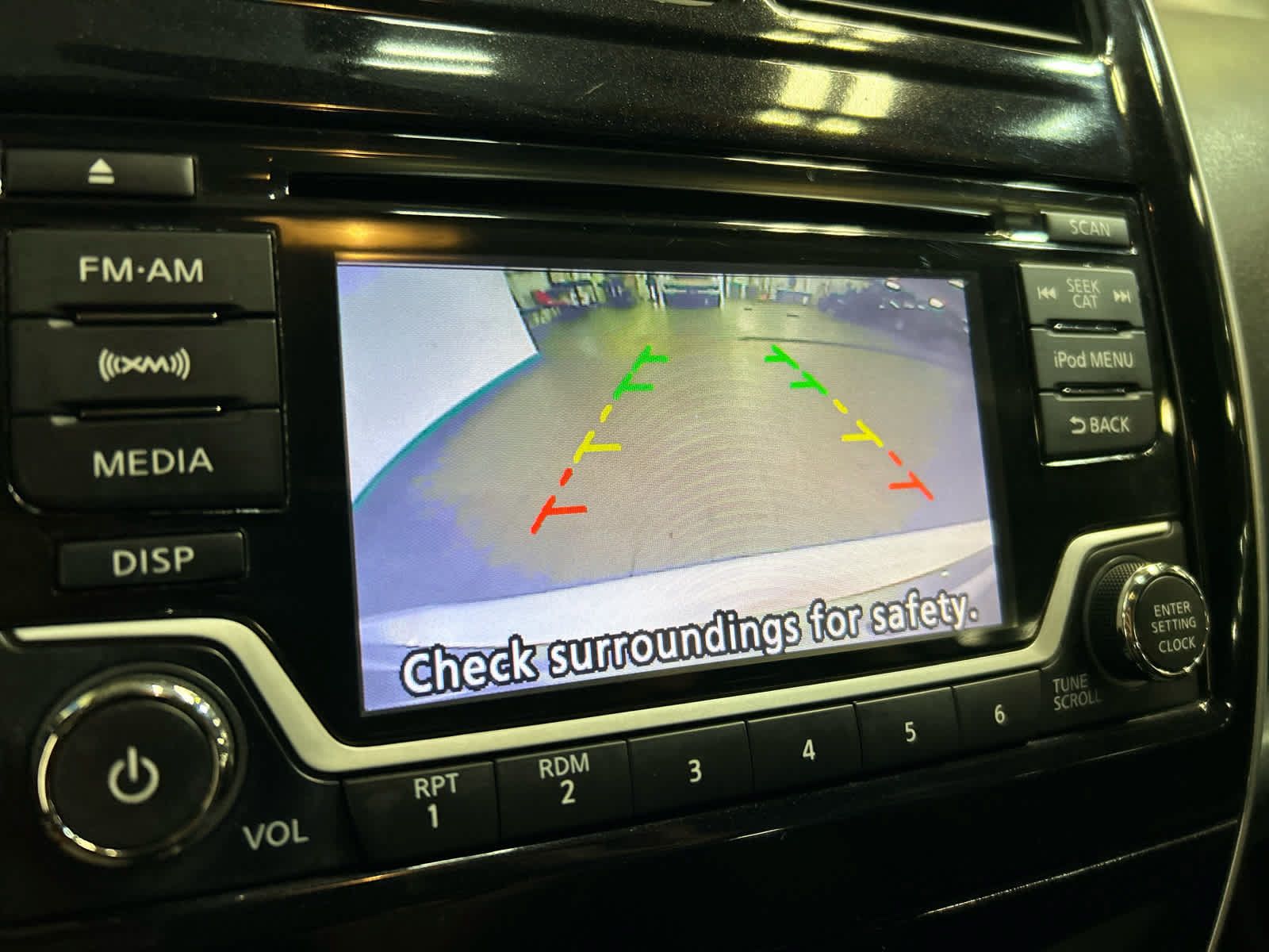 Used 2017 Nissan Versa Note SV FWD image 5
