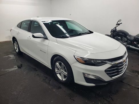Used 2022 Chevrolet Malibu LS w/ Driver Confidence Package II image 3