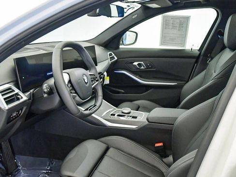 Used 2025 BMW 330i Sedan w/ Premium Package image 17