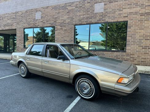 Used 1996 Buick Century Sedan FWD image 1