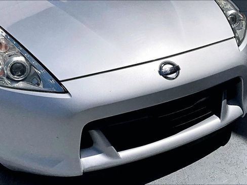 Used 2009 Nissan 370Z Coupe w/ Sport Pkg RWD image 28