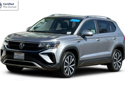 Certified 2023 Volkswagen Taos SE image 1