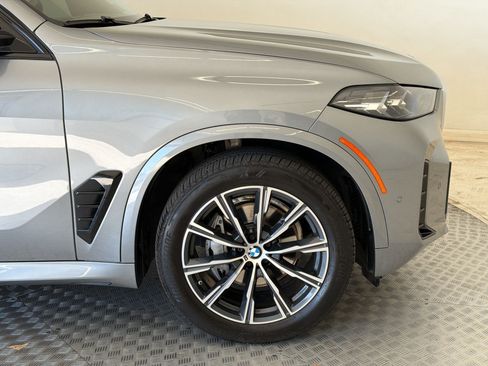 Used 2024 BMW X5 xDrive40i w/ M Sport Package AWD/4WD image 13