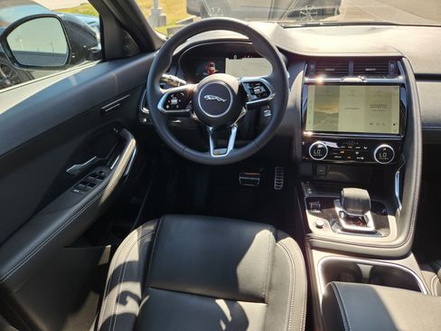 Certified 2024 Jaguar E-PACE R-Dynamic SE image 13