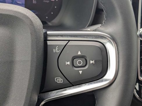 Used 2023 Volvo C40 Recharge Core AWD/4WD image 33