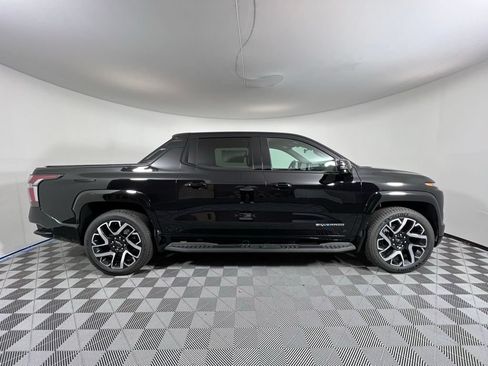New 2024 Chevrolet Silverado EV RST AWD/4WD image 16
