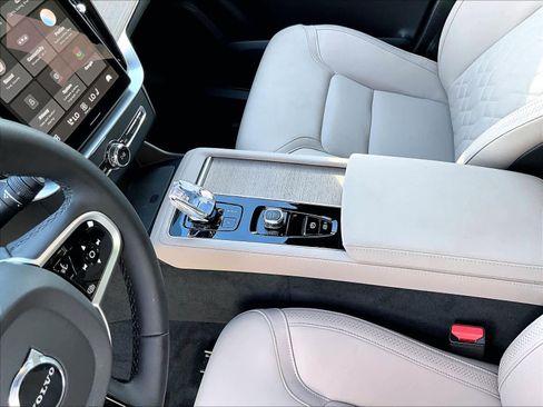 Used 2026 Volvo XC90 B5 Plus image 20