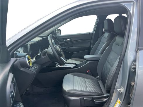 Used 2024 Chevrolet Trax LT w/ Driver Confidence Package FWD image 14