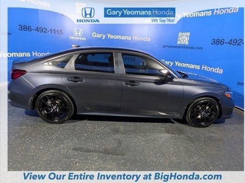 Used 2025 Honda Civic Sport image 6