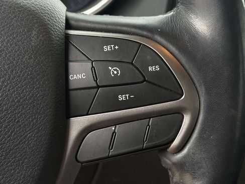 Used 2020 Jeep Grand Cherokee Altitude AWD/4WD image 16