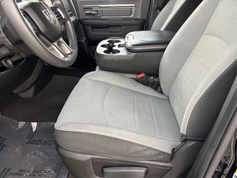 Used 2024 RAM 1500 Classic SLT AWD/4WD image 13