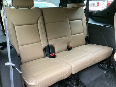 Used 2021 Chevrolet Tahoe Premier w/ Premium Package image 7